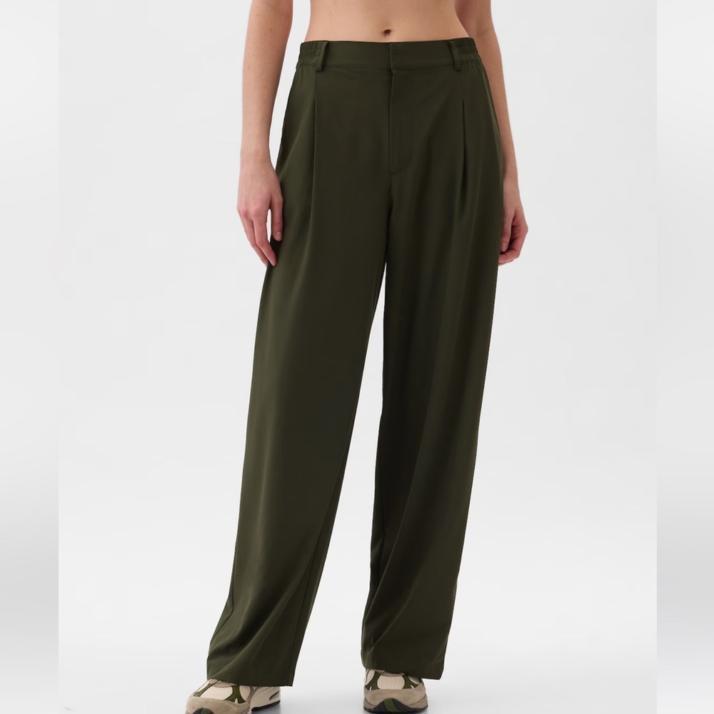 GAP Wide Leg Pants in Olive Green